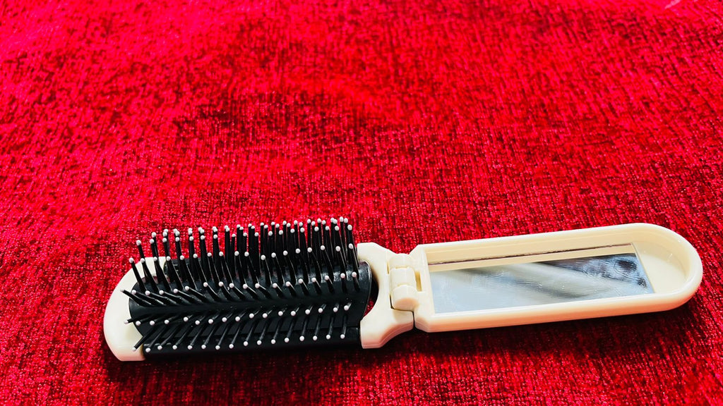 Velmora Foldable Brush